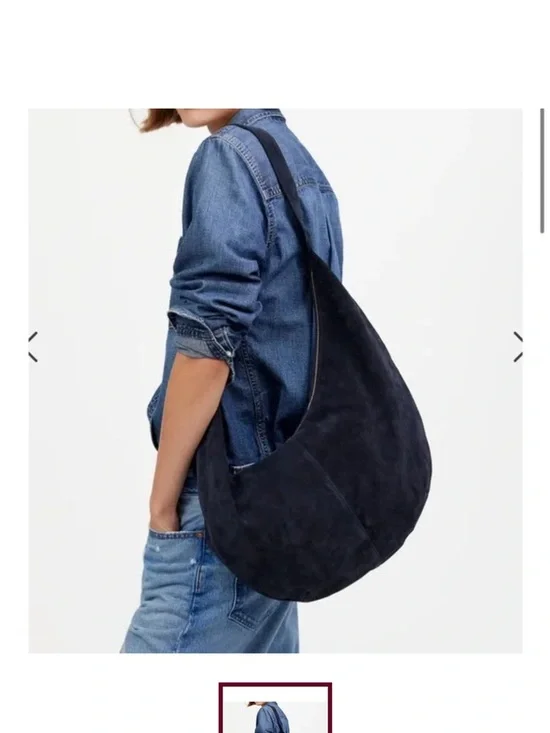 Madewell Essential Curve Shoulder Bag. Navy S - Picture 9 of 16